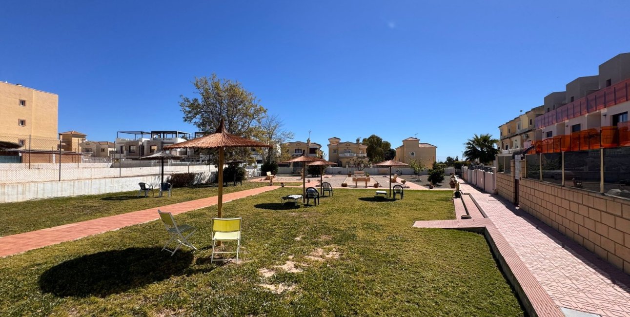 Resale - Townhouse -
Orihuela Costa - Campoamor