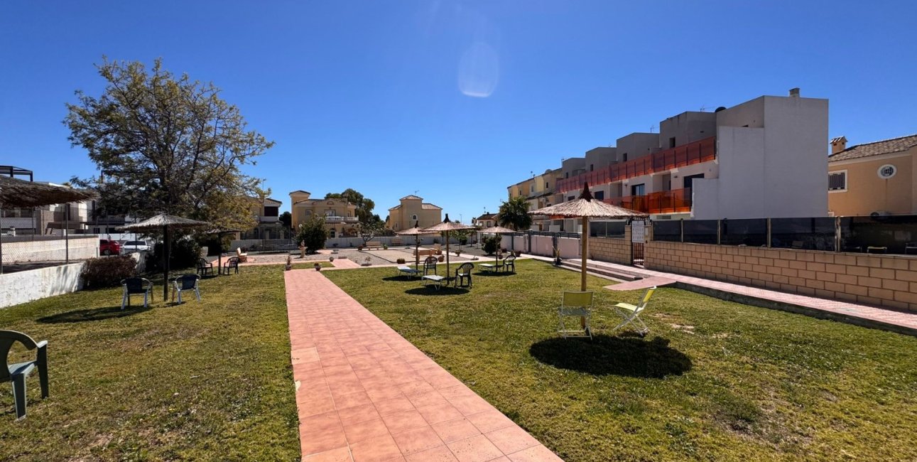 Resale - Townhouse -
Orihuela Costa - Campoamor