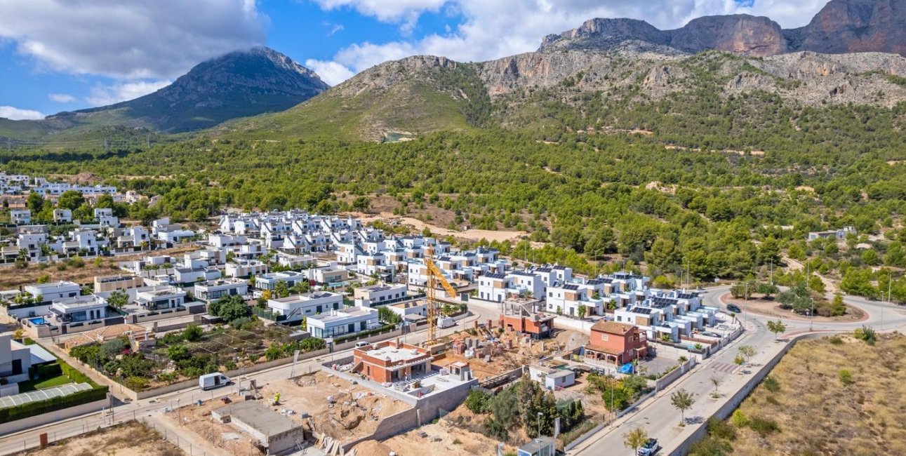 Rynek pierwotny - Willa -
Polop - Novapolop