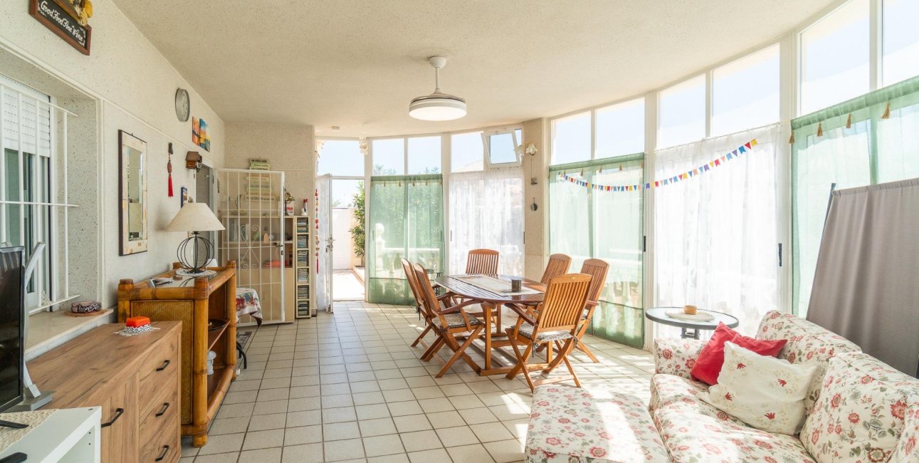 Resale - Villa -
Orihuela Costa - La Zenia