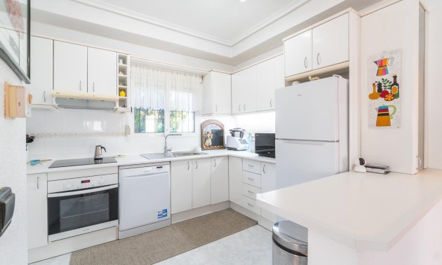 Resale - Villa -
Orihuela Costa - La Zenia