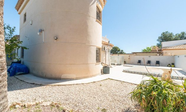 Resale - Villa -
Orihuela Costa - La Zenia