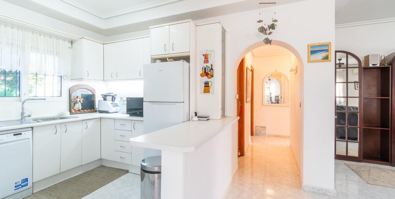 Resale - Villa -
Orihuela Costa - La Zenia