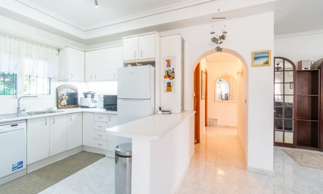 Resale - Villa -
Orihuela Costa - La Zenia