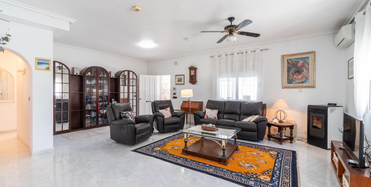 Resale - Villa -
Orihuela Costa - La Zenia