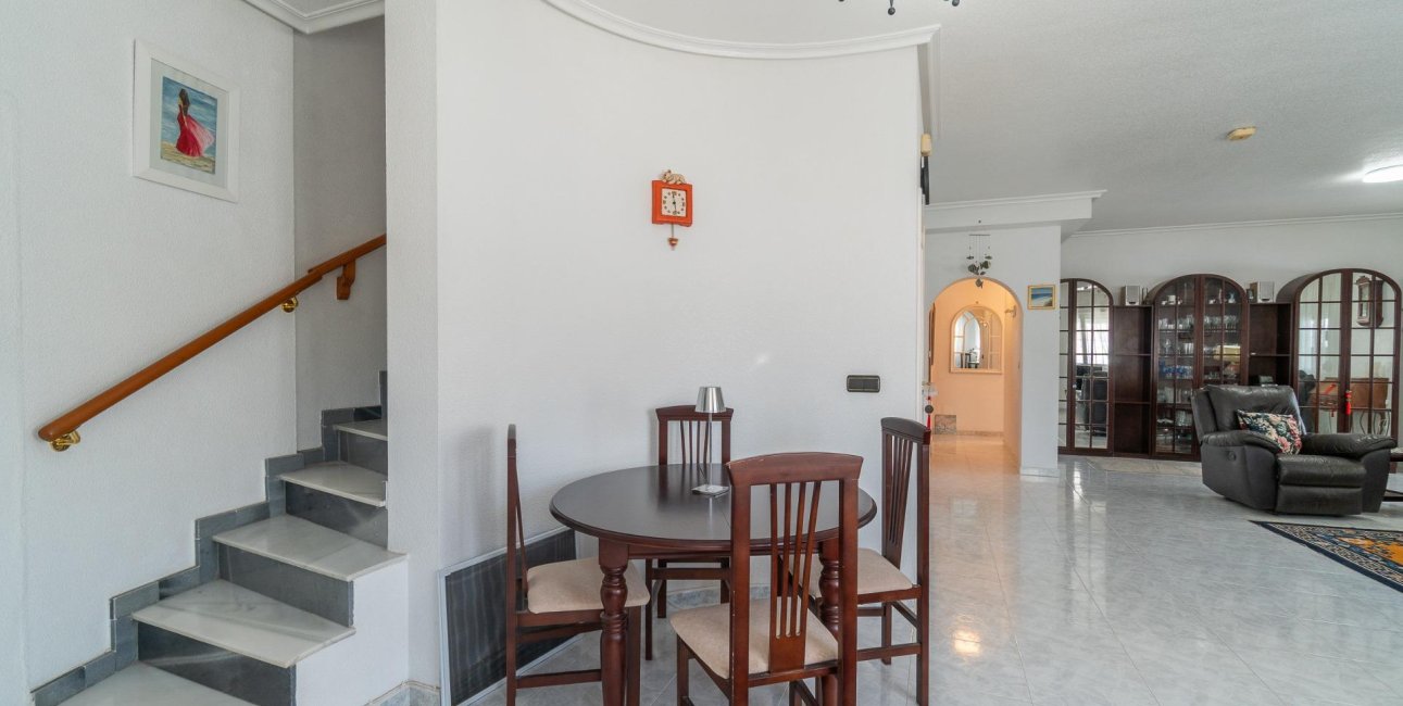 Resale - Villa -
Orihuela Costa - La Zenia