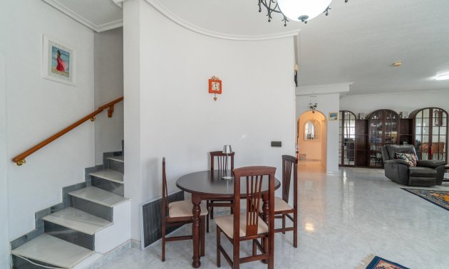 Resale - Villa -
Orihuela Costa - La Zenia