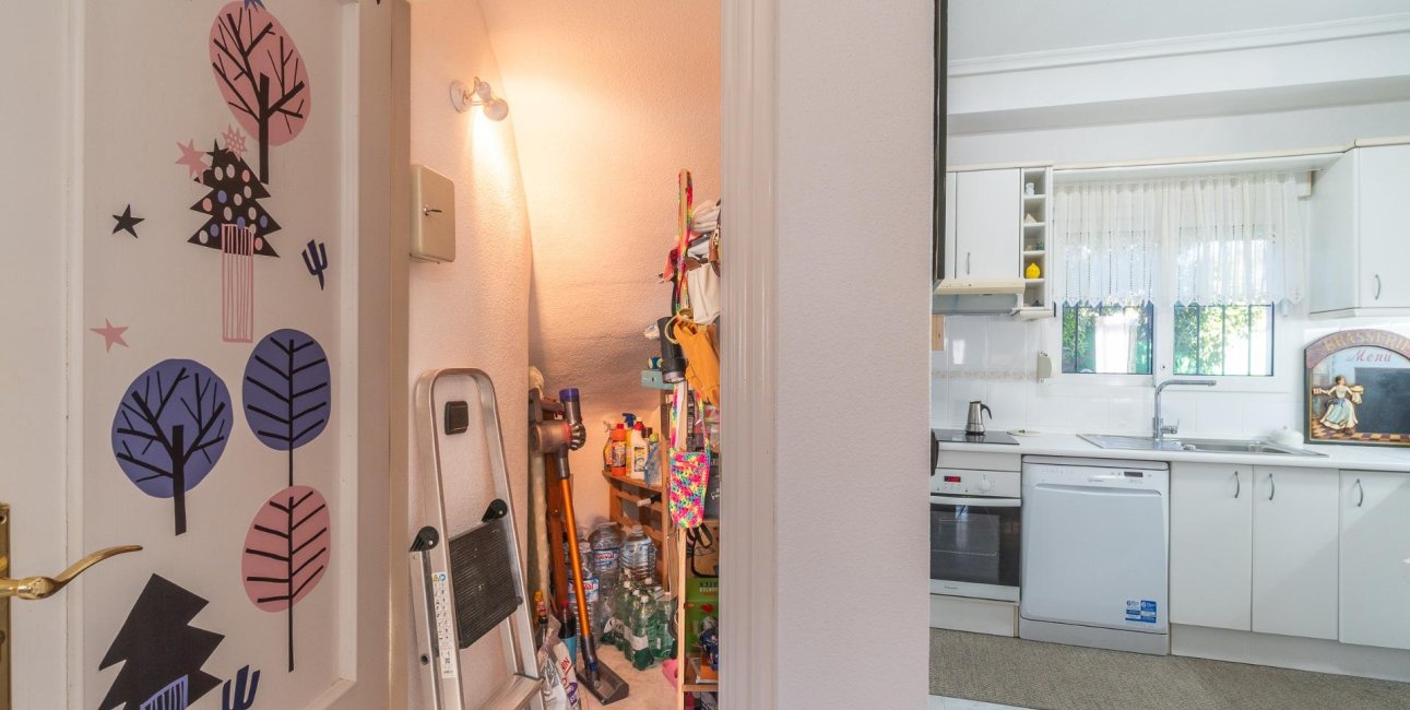 Resale - Villa -
Orihuela Costa - La Zenia