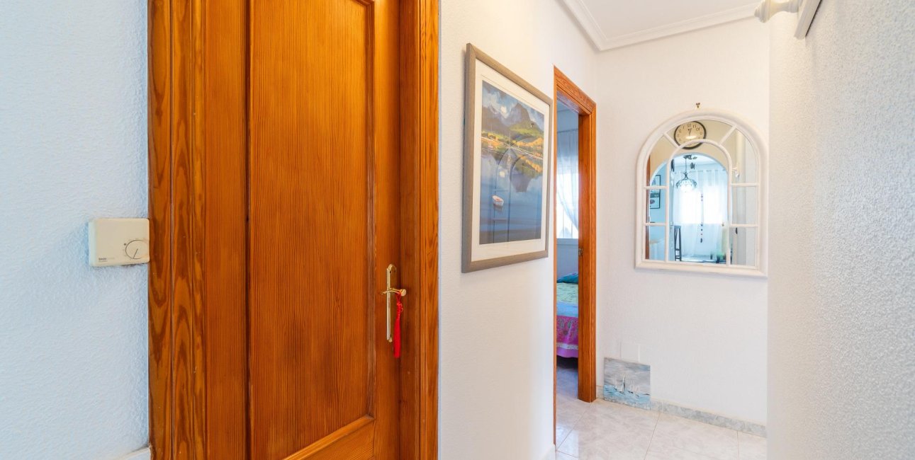 Resale - Villa -
Orihuela Costa - La Zenia