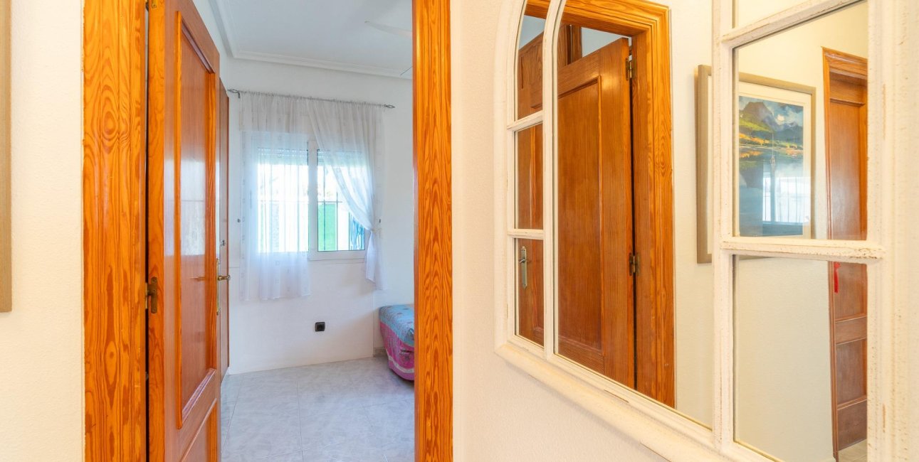 Resale - Villa -
Orihuela Costa - La Zenia