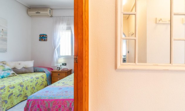 Resale - Villa -
Orihuela Costa - La Zenia