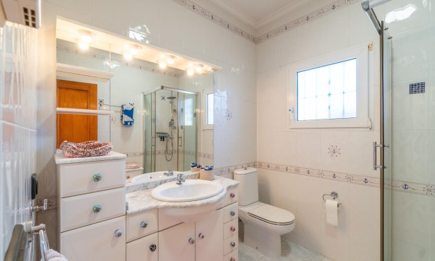 Resale - Villa -
Orihuela Costa - La Zenia