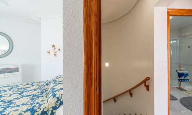 Resale - Villa -
Orihuela Costa - La Zenia