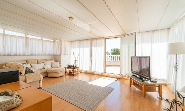 Resale - Villa -
Orihuela Costa - La Zenia