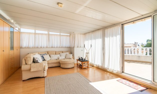 Resale - Villa -
Orihuela Costa - La Zenia