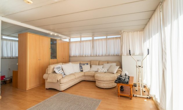 Resale - Villa -
Orihuela Costa - La Zenia