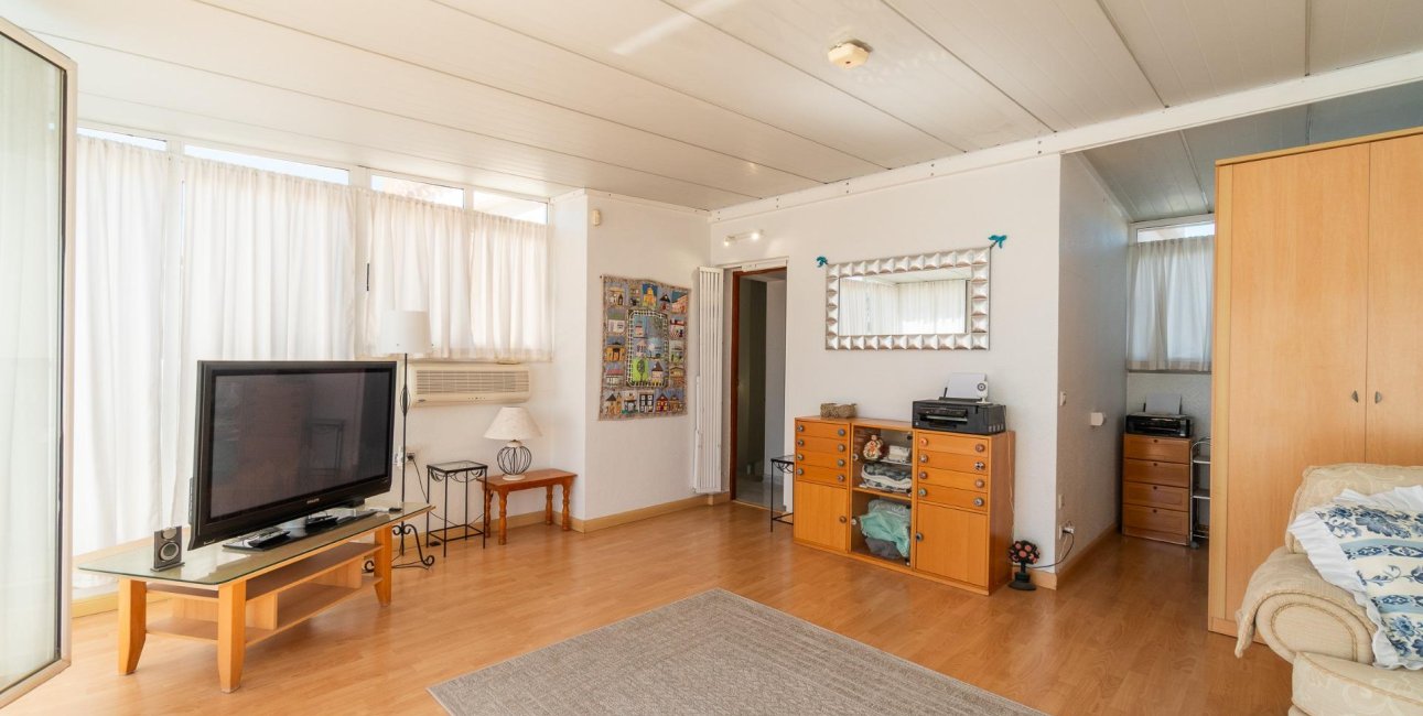 Resale - Villa -
Orihuela Costa - La Zenia