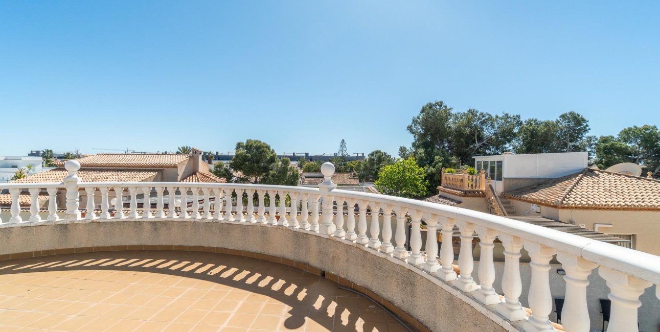 Resale - Villa -
Orihuela Costa - La Zenia