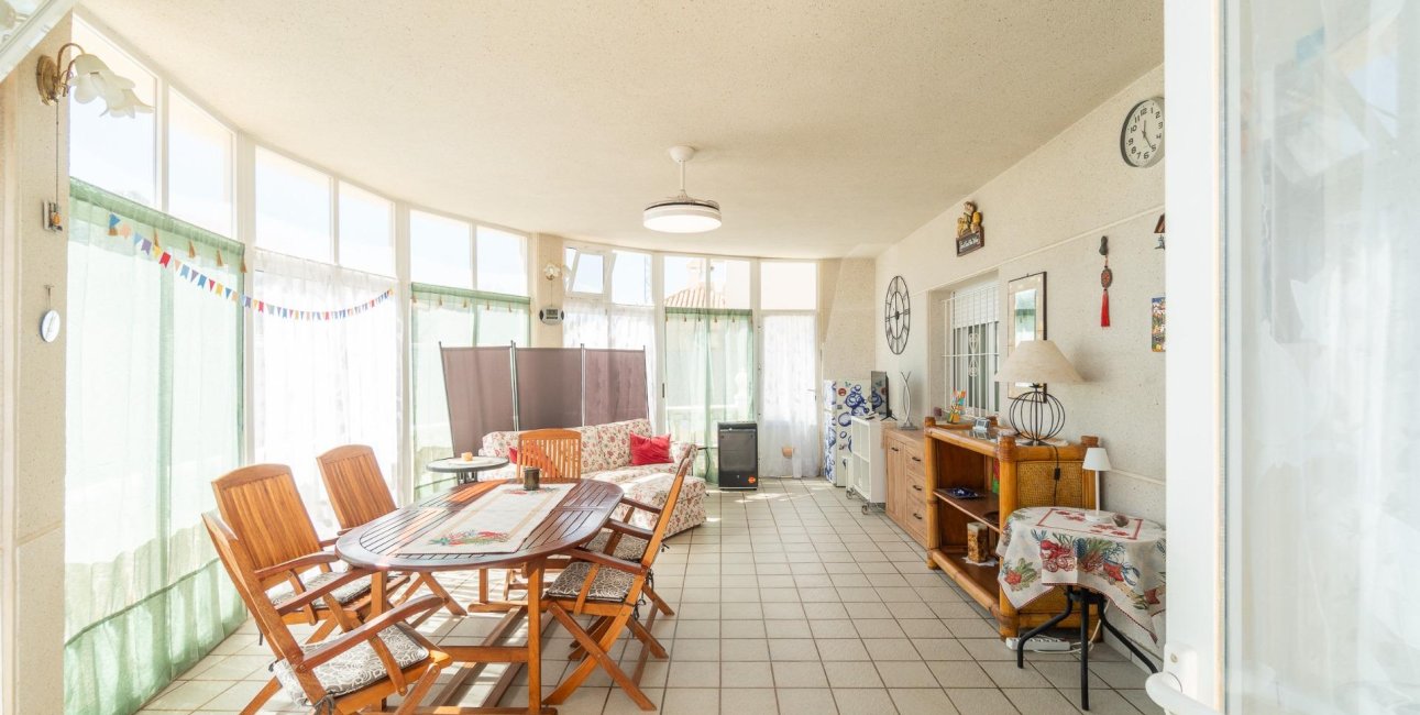 Resale - Villa -
Orihuela Costa - La Zenia