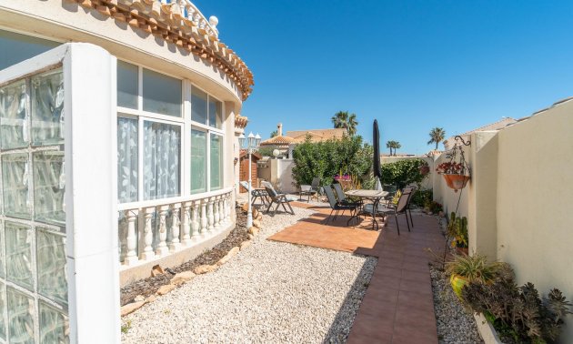 Resale - Villa -
Orihuela Costa - La Zenia