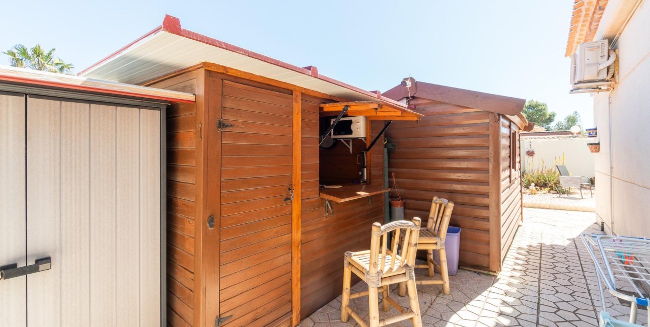 Resale - Villa -
Orihuela Costa - La Zenia