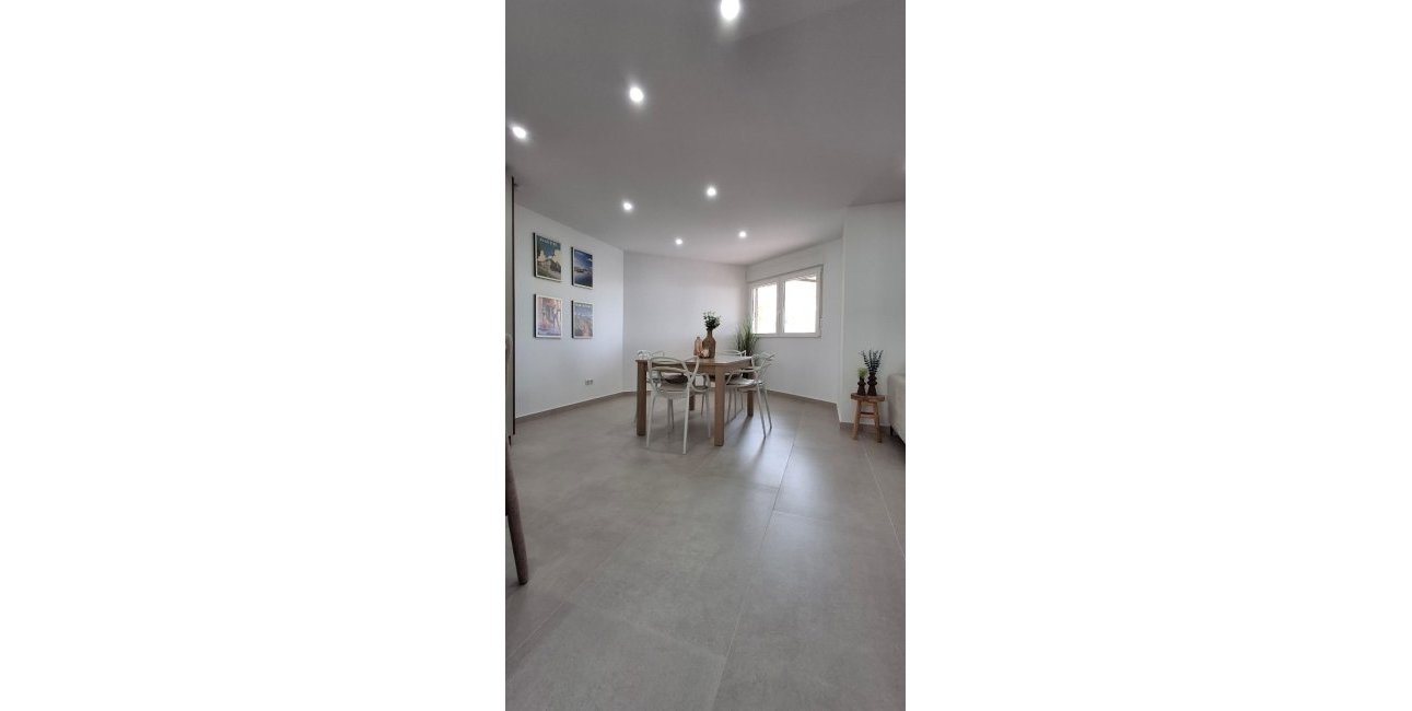 Resale - Apartment / flat -
Torrevieja - Playa Acequion