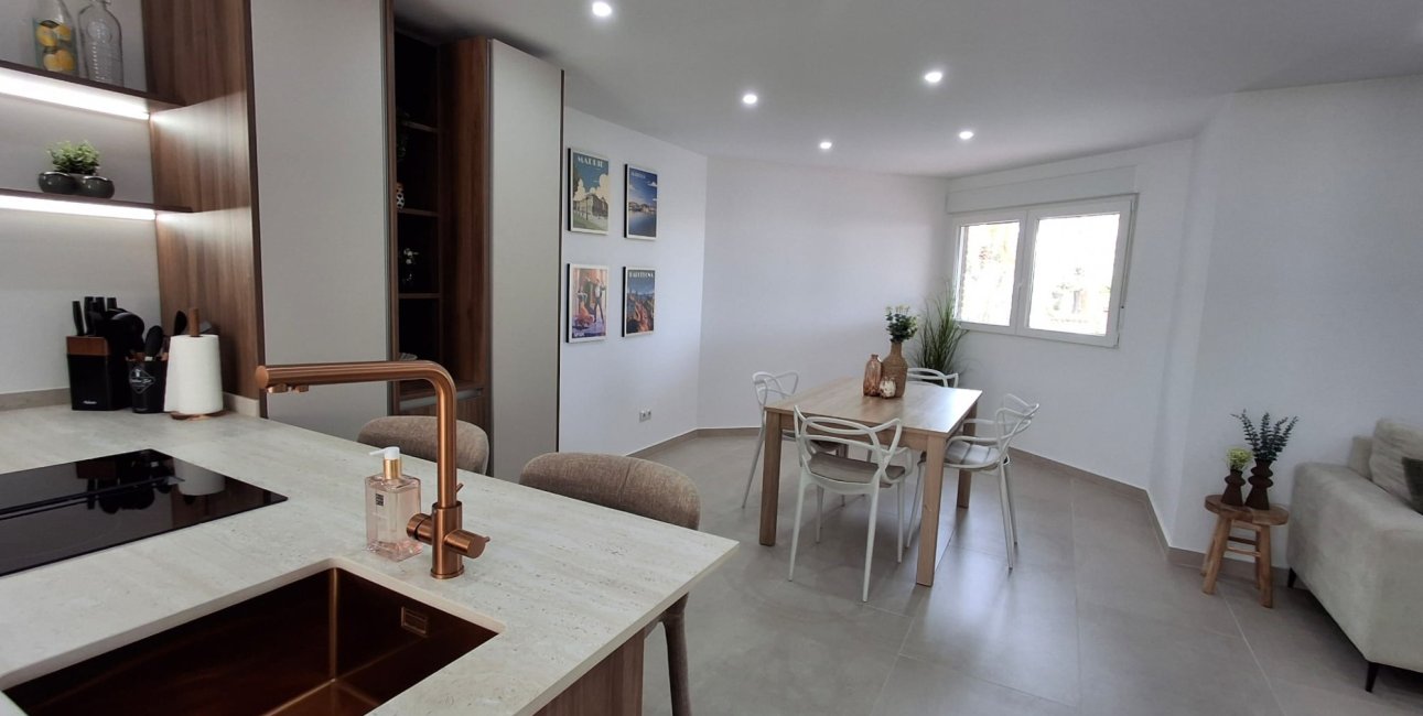 Resale - Apartment / flat -
Torrevieja - Playa Acequion