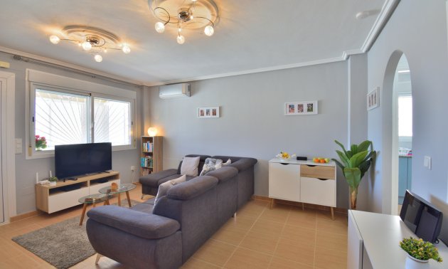 Resale - Townhouse -
Ciudad Quesada - La Marquesa