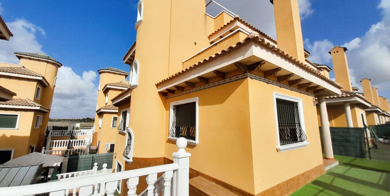 Resale - Villa -
Ciudad Quesada - Lo Marabu