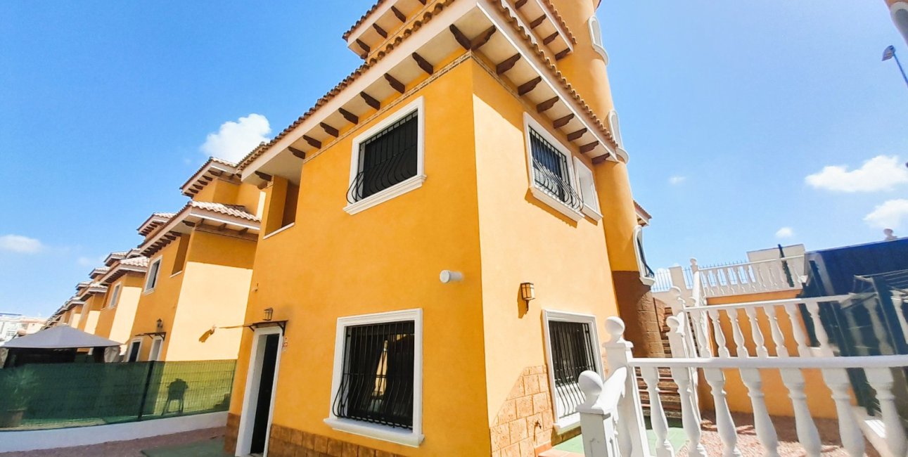 Resale - Villa -
Ciudad Quesada - Lo Marabu