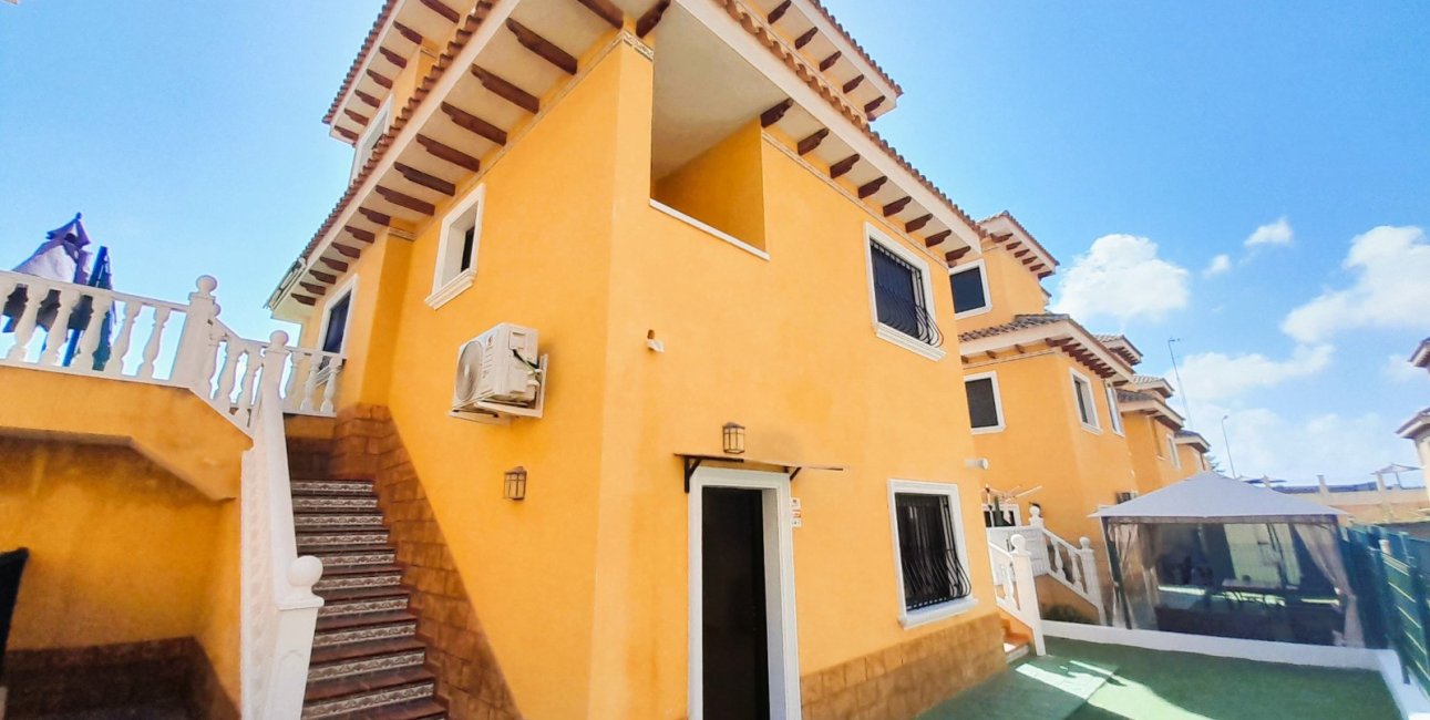 Resale - Villa -
Ciudad Quesada - Lo Marabu