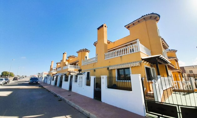 Resale - Townhouse -
Ciudad Quesada - Lo Marabu