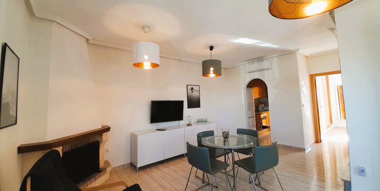 Resale - Townhouse -
Ciudad Quesada - Lo Marabu