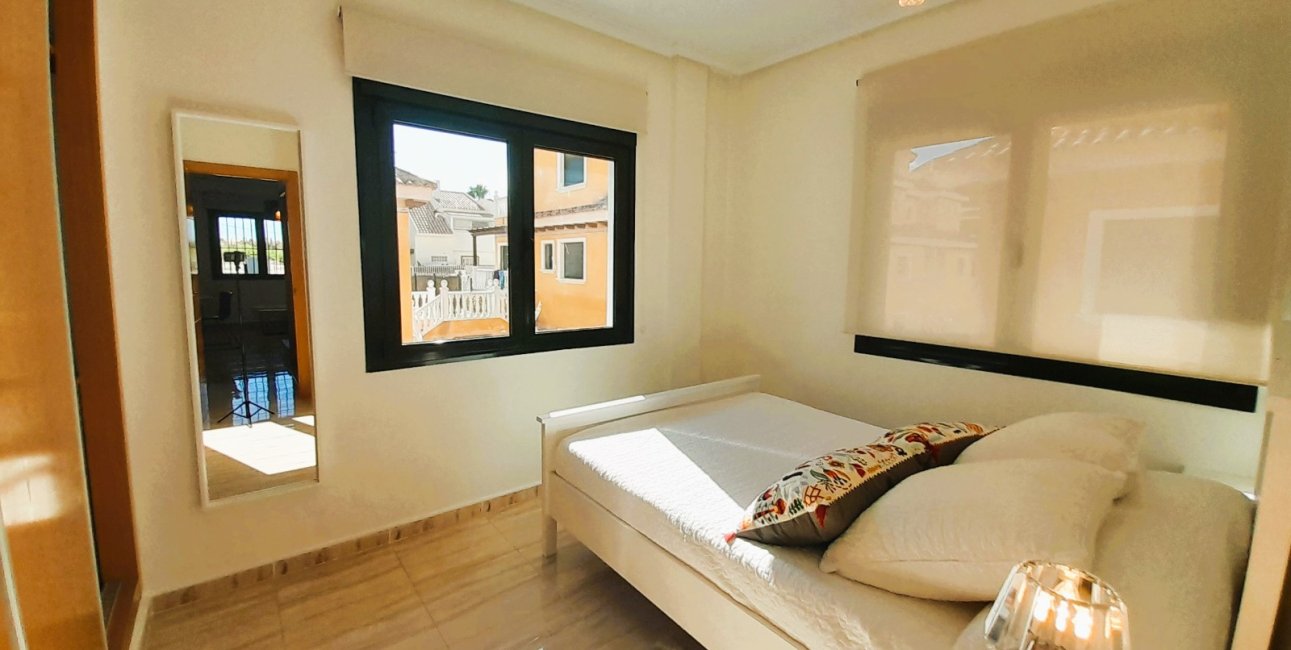 Resale - Townhouse -
Ciudad Quesada - Lo Marabu