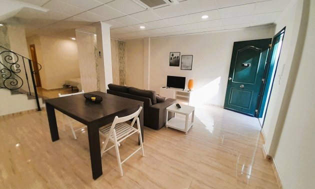 Resale - Townhouse -
Ciudad Quesada - Lo Marabu