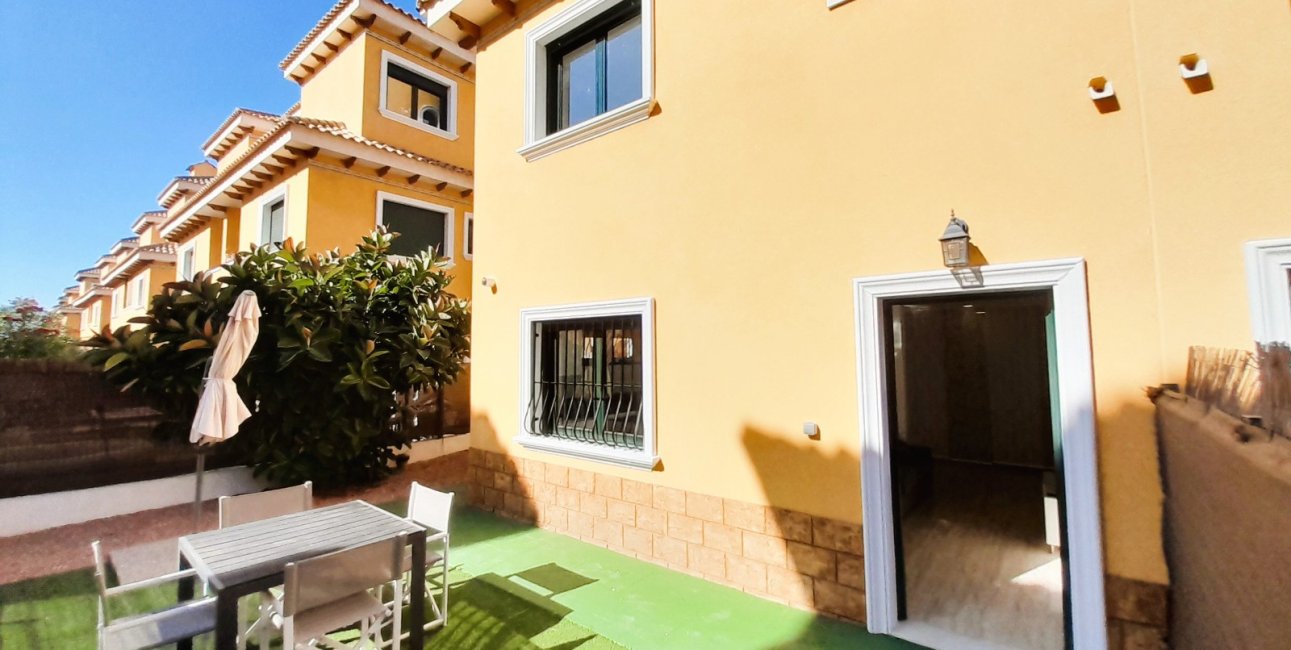 Resale - Townhouse -
Ciudad Quesada - Lo Marabu