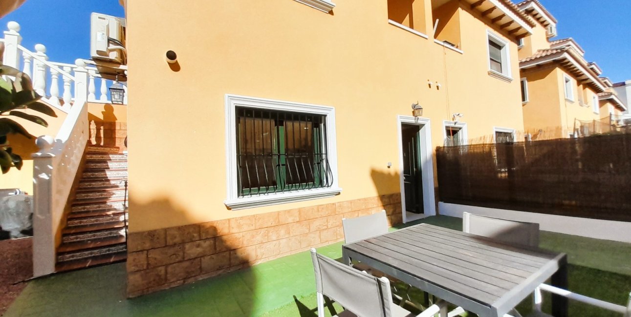 Resale - Townhouse -
Ciudad Quesada - Lo Marabu