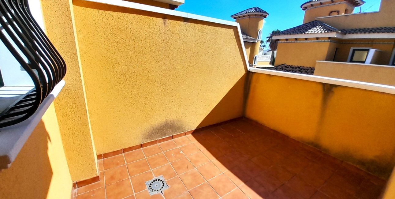 Resale - Townhouse -
Ciudad Quesada - Lo Marabu