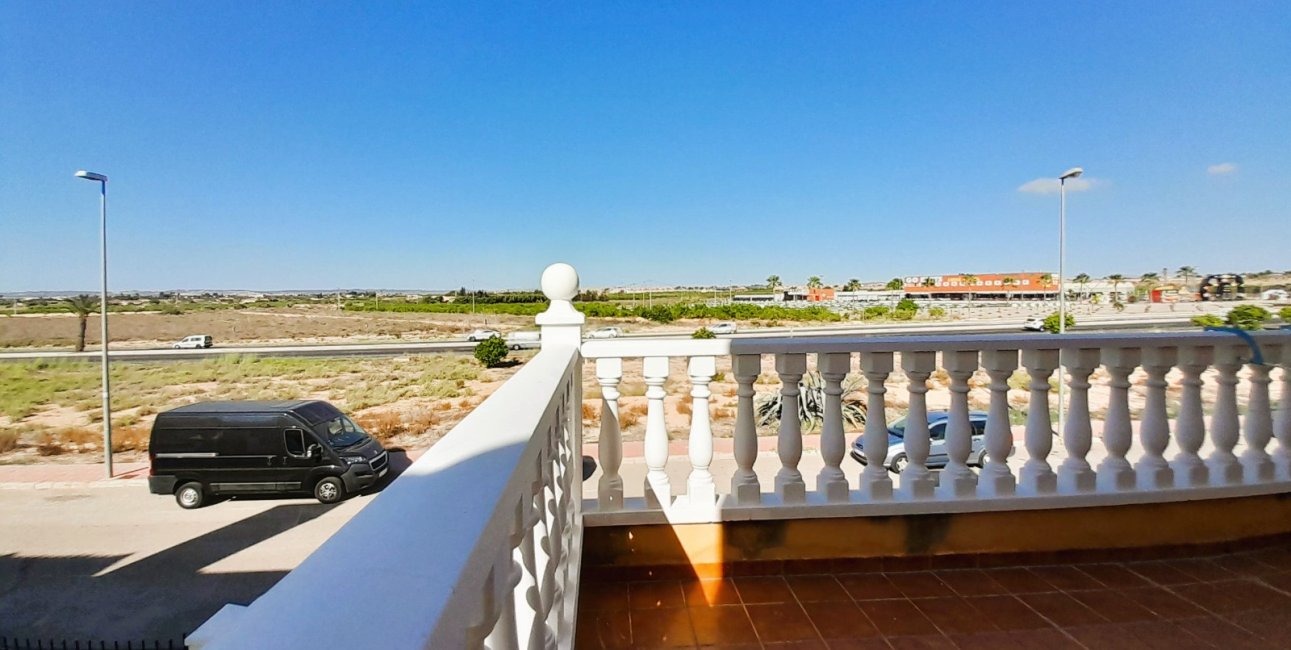 Resale - Townhouse -
Ciudad Quesada - Lo Marabu