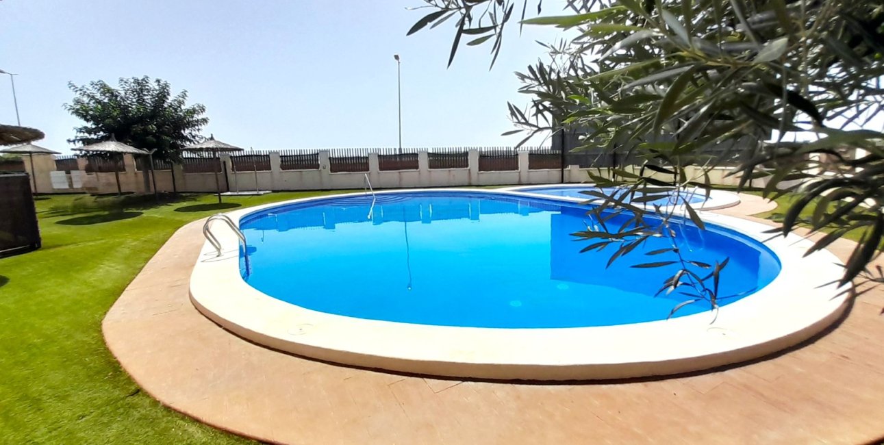 Resale - Townhouse -
Ciudad Quesada - Lo Marabu