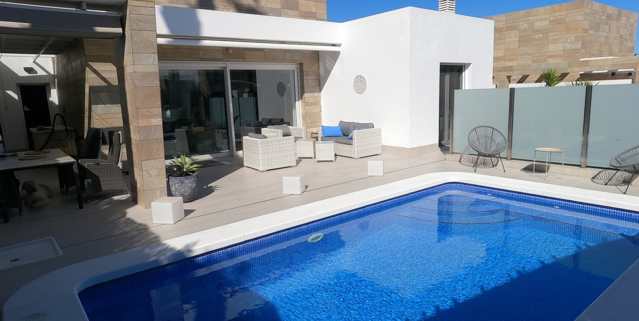 Resale - Villa -
Algorfa - La Finca Golf Resort