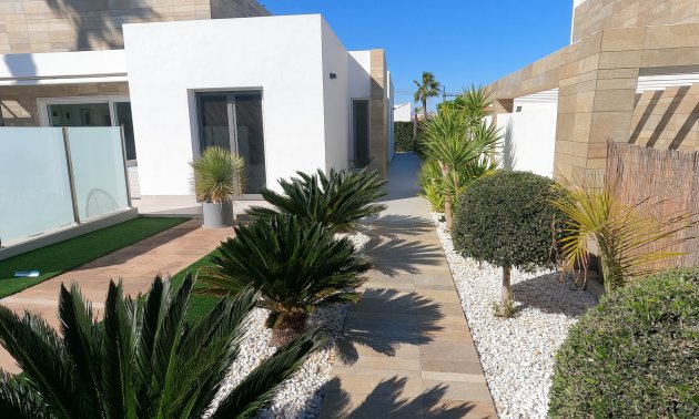 Resale - Villa -
Algorfa - La Finca Golf Resort