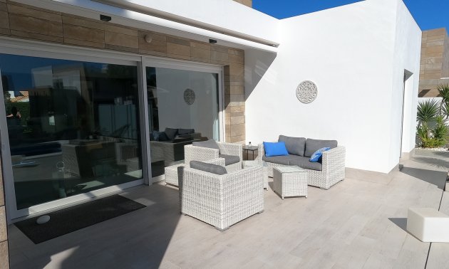Resale - Villa -
Algorfa - La Finca Golf Resort