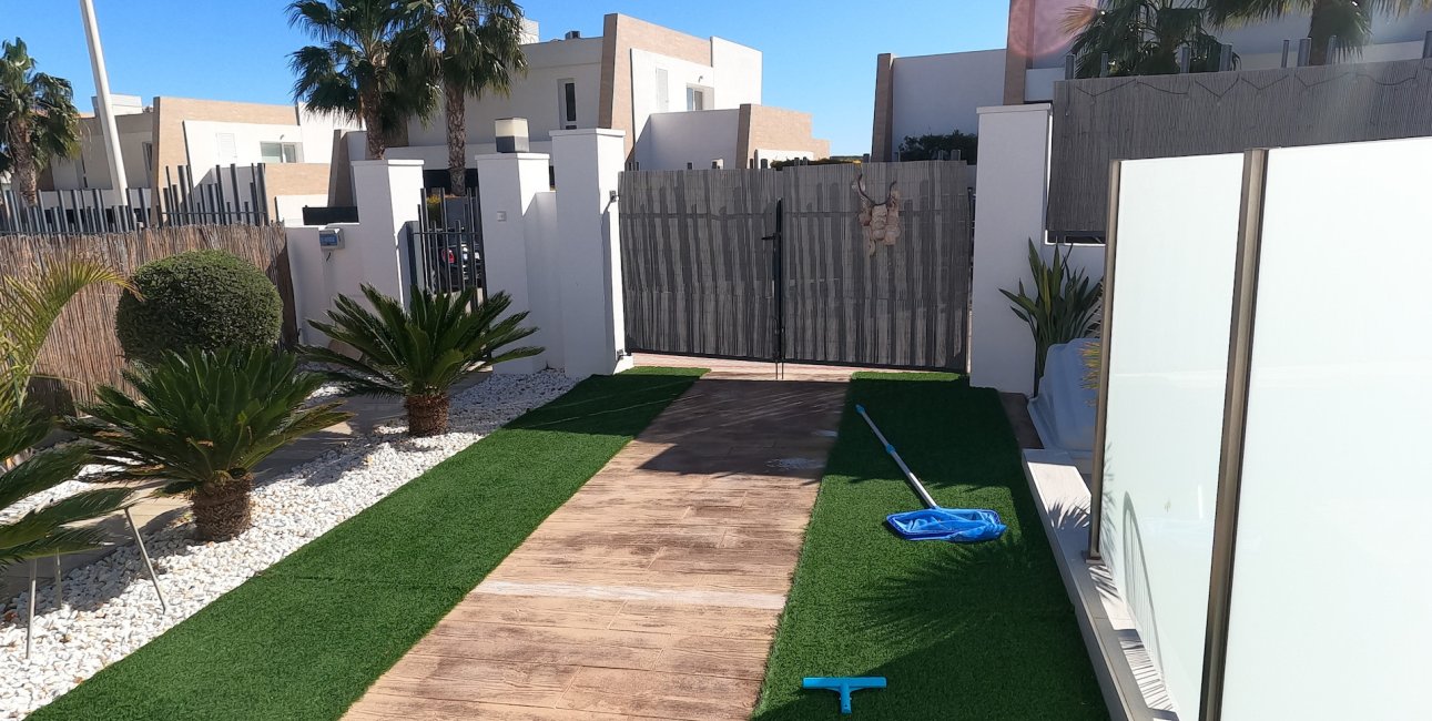 Resale - Villa -
Algorfa - La Finca Golf Resort