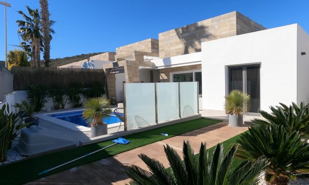 Resale - Villa -
Algorfa - La Finca Golf Resort