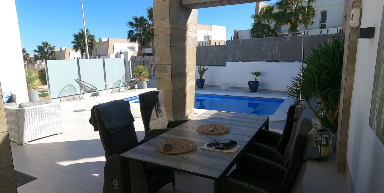 Resale - Villa -
Algorfa - La Finca Golf Resort