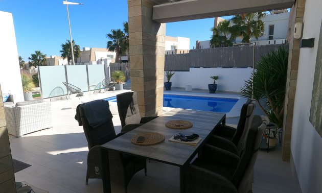 Resale - Villa -
Algorfa - La Finca Golf Resort