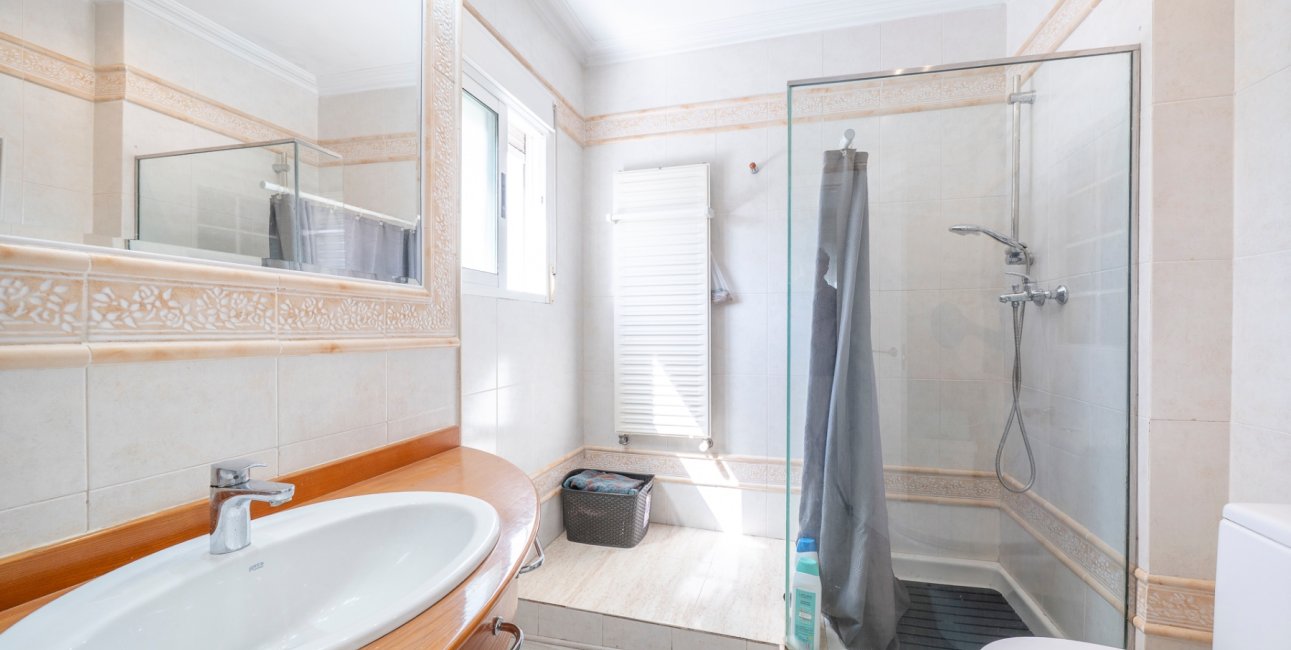 Resale - Townhouse -
Guardamar del Segura - El moncayo