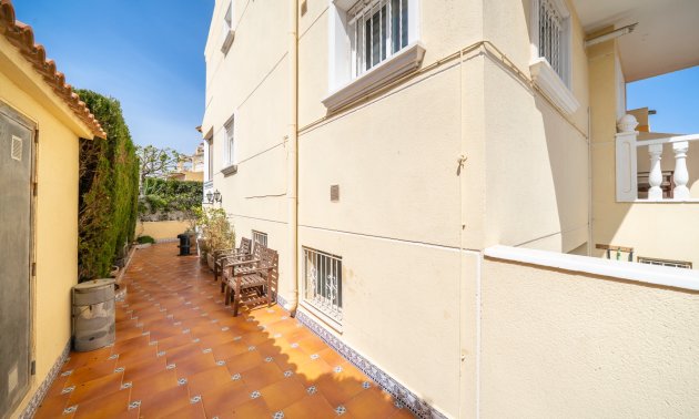 Resale - Townhouse -
Guardamar del Segura - El moncayo
