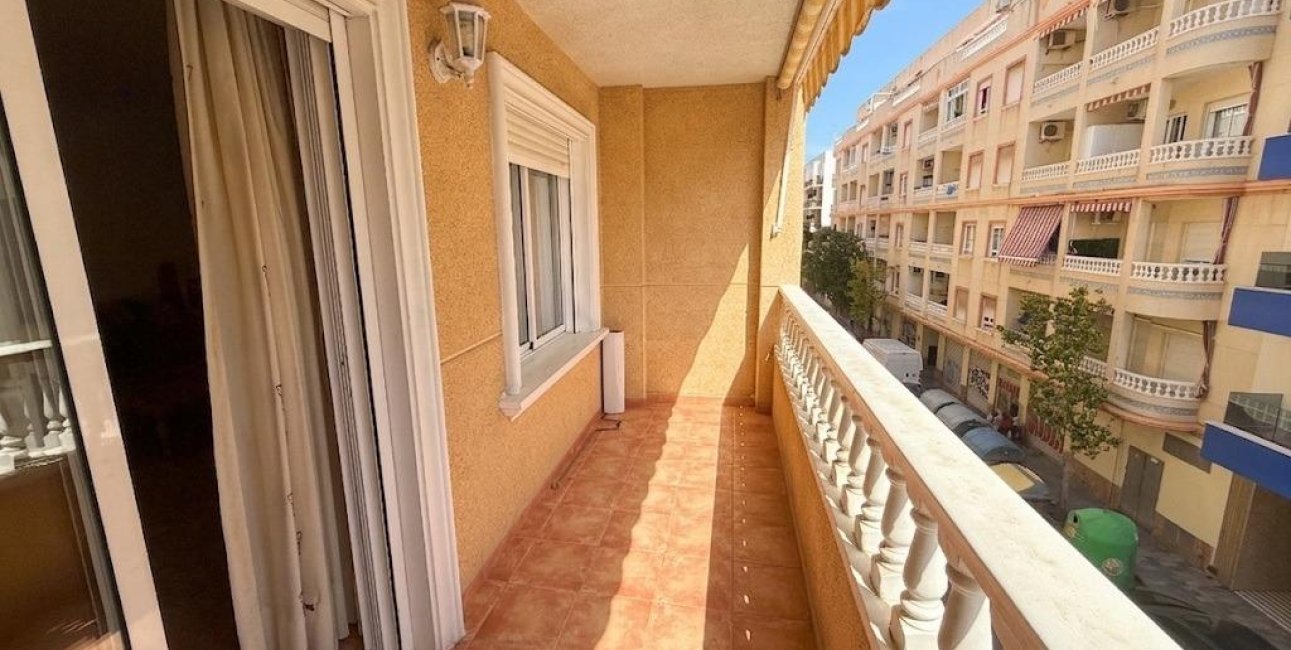 Resale - Apartment / flat -
Torrevieja - Playa del Cura